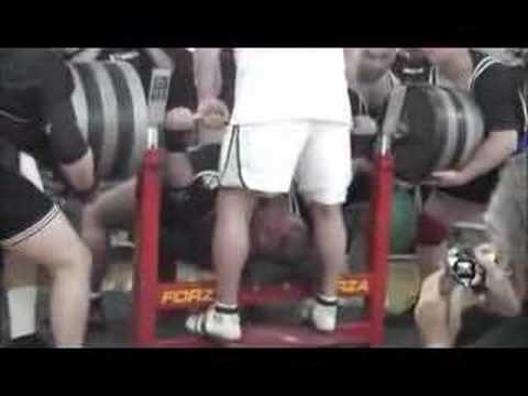 Ryan Kennelly Benching 1070